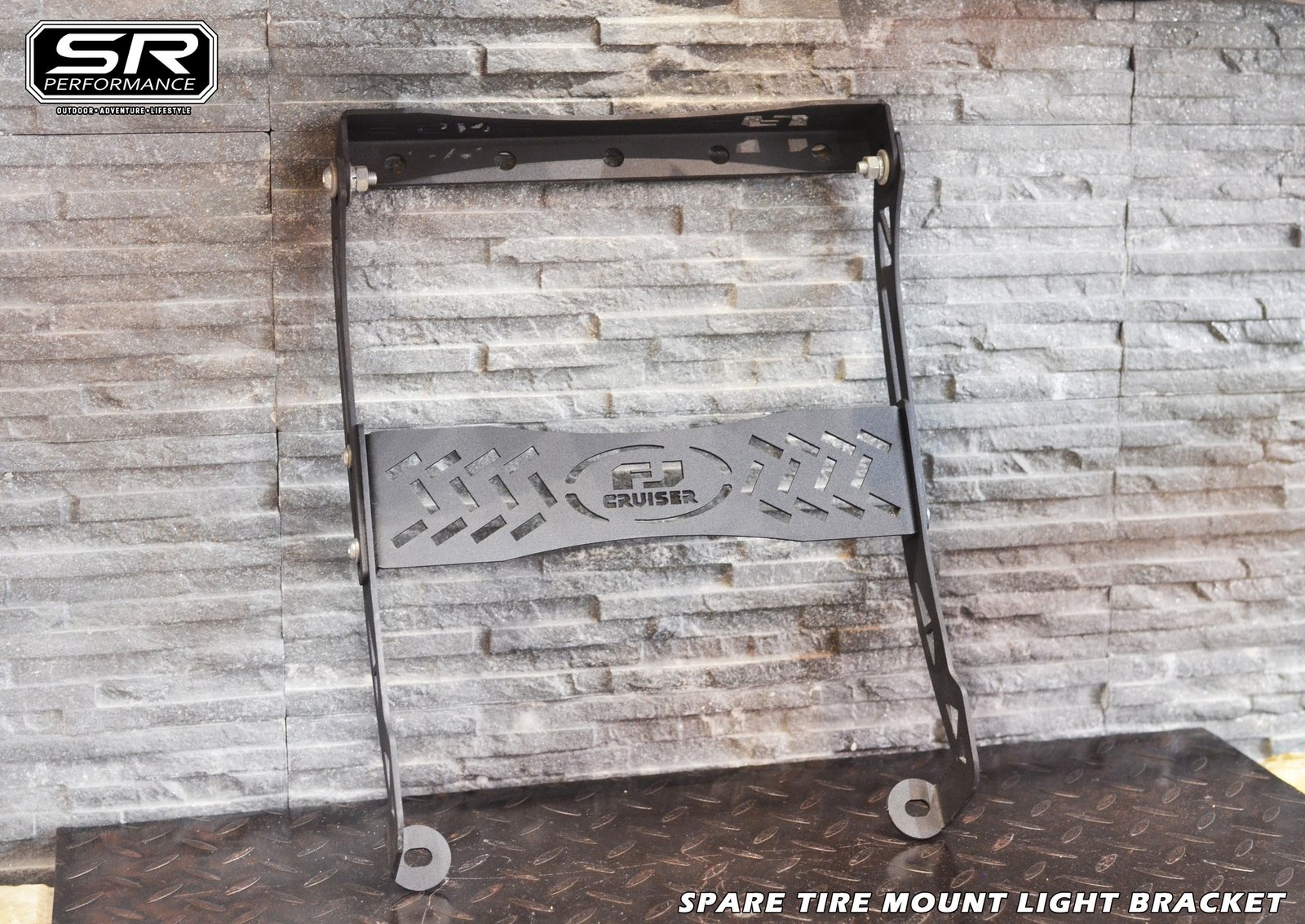 FJ CRUISER SPARE TIRE LIGHT MOUNT